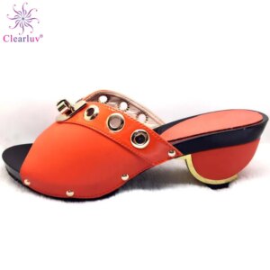 2019 Latest Design Low Heels Women Wedding Shoes Decorated with Rhinestone Nigerian Party Rhinestones Pumps African Sandal Shoes